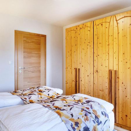 Haensel Und Gretel Schlosshof Umes Exterior foto