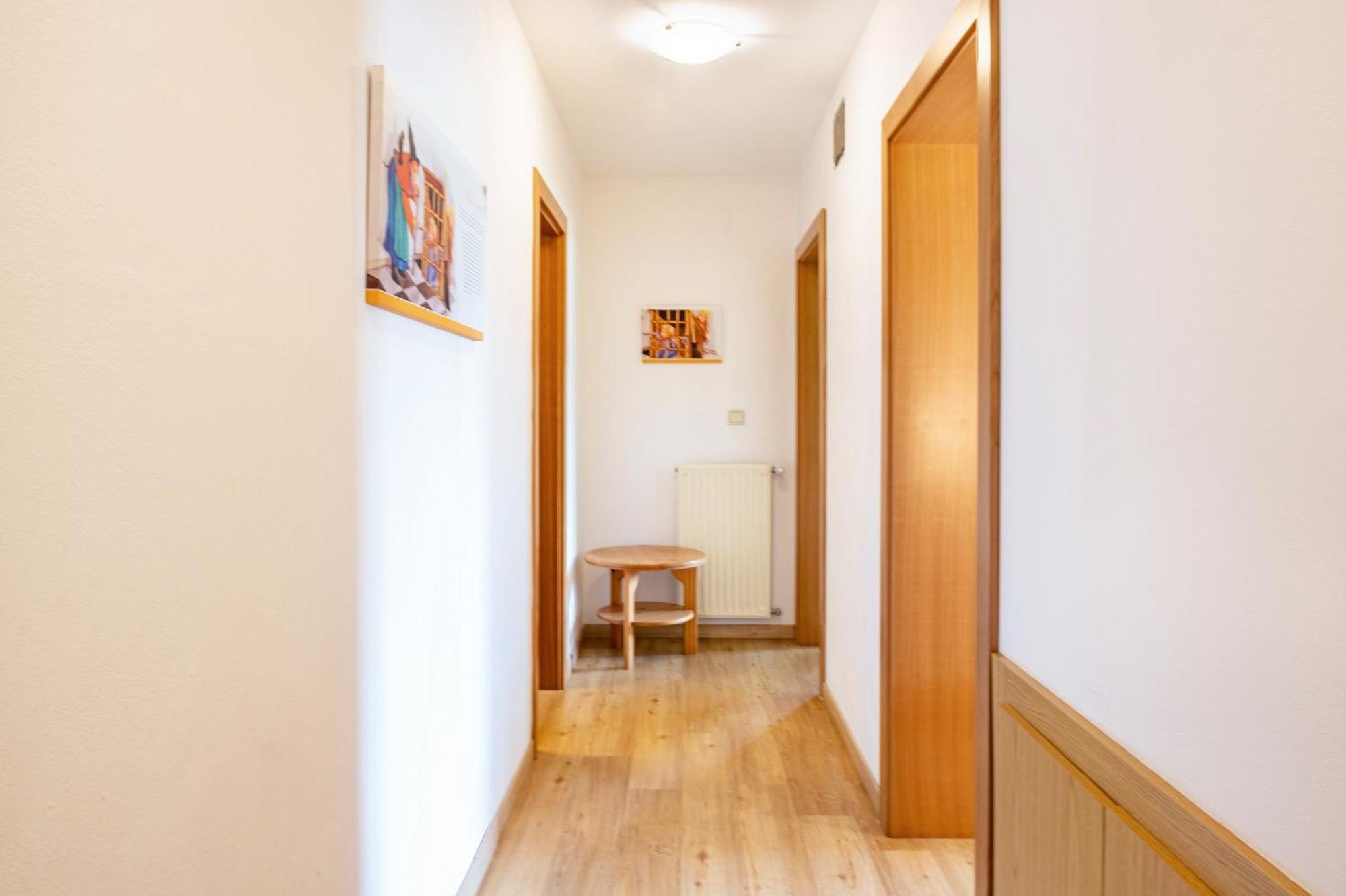 Haensel Und Gretel Schlosshof Umes Exterior foto